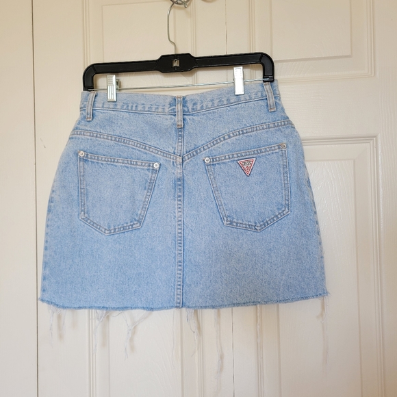VINTAGE GUESS LIGHT WASH DENIM SKIRT - Picture 9 of 14
